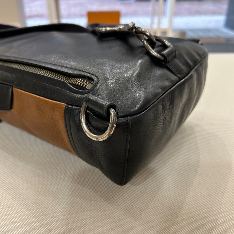 Coach Manhattan Sport 小牛皮斜跨胸包 側背包-14