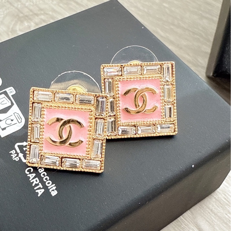 Chanel 方形粉色logo耳環 🩵-0