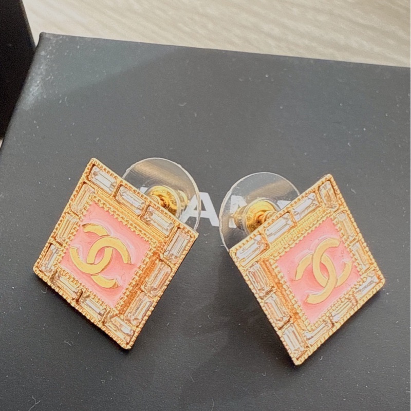 Chanel 方形粉色logo耳環 🩵-3