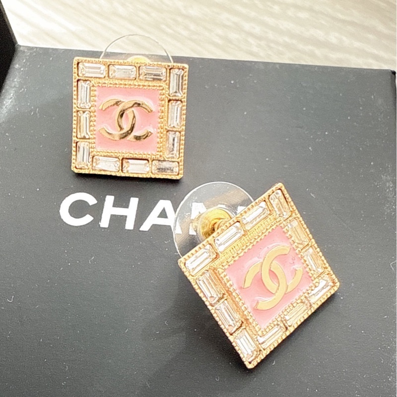 Chanel 方形粉色logo耳環 🩵-4