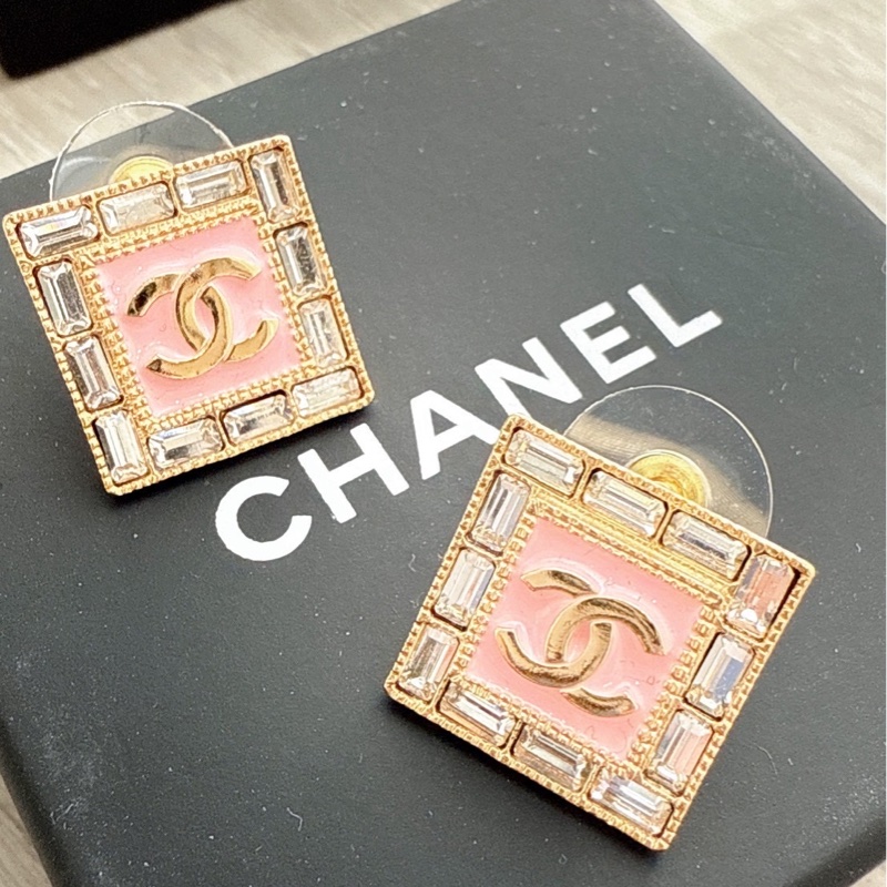 Chanel 方形粉色logo耳環 🩵-8