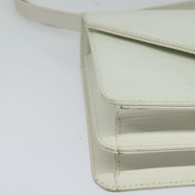 【日本直送】FENDI 肩背包 皮革 白色 銀色 正品 BA5134-13