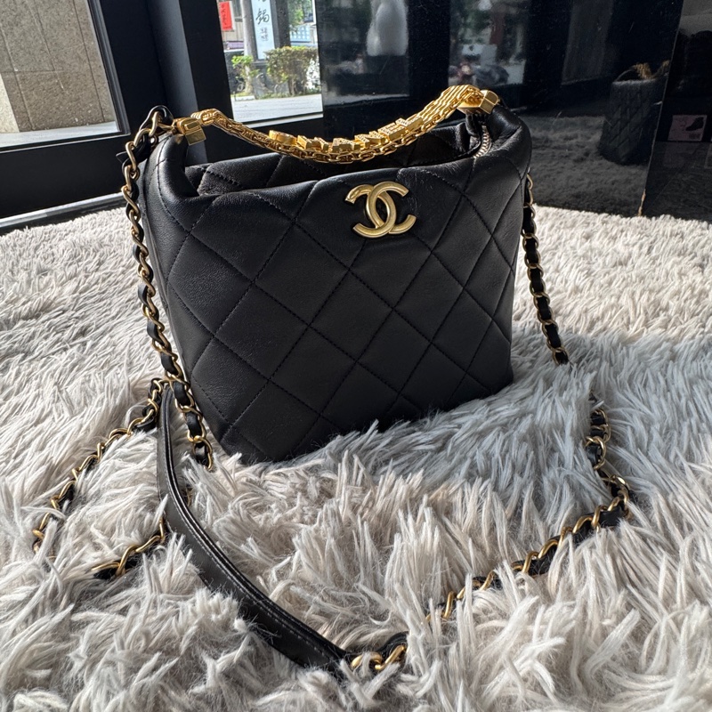 Chanel 黑色 金鍊 字母 水鑽 Hobo 手提 斜背 兩用 飯盒包-8
