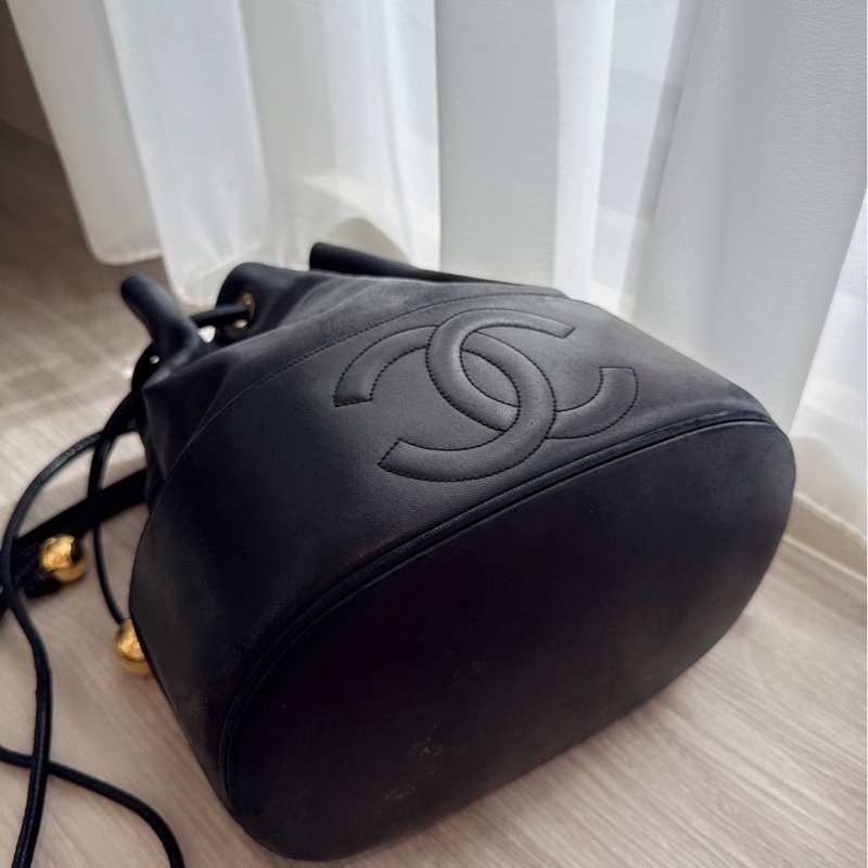 Chanel 黑色水桶包雷標22開 🩷誰背誰好看-2