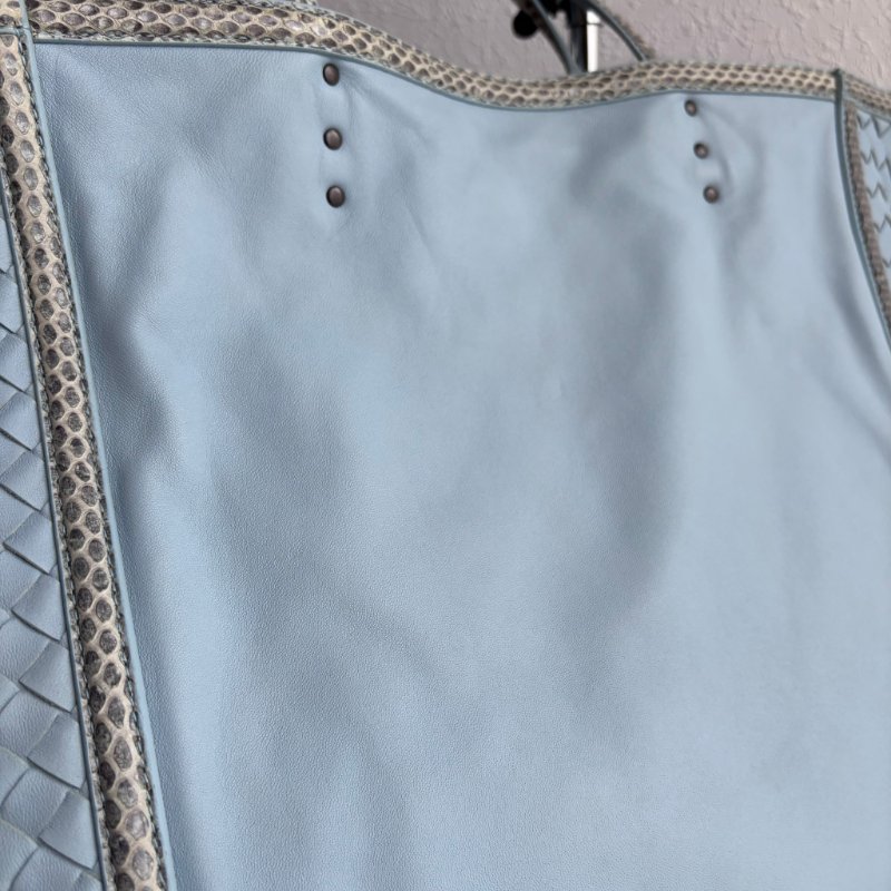 ::Bottega Veneta:: BV 水蛇皮拼接寶寶藍皮革肩背包 托特包 手提包-9