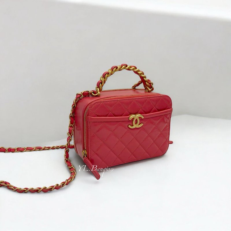 CHANEL 粉色亮面牛皮皮穿鍊手把化妝盒包AS2179-0