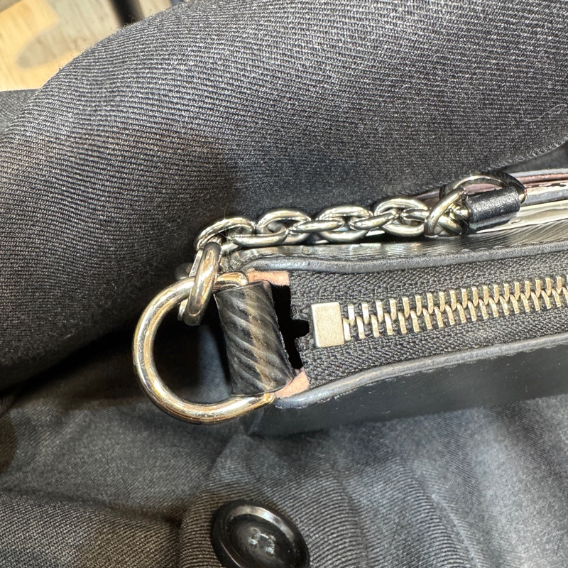 LV黑色Epi銀釦Marellini肩側背包M20998-12