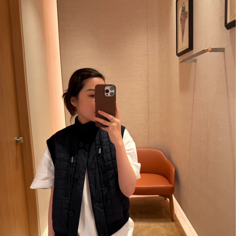 愛馬仕Hermes 2025秋冬女裝 徽章背心夾克 36號-4