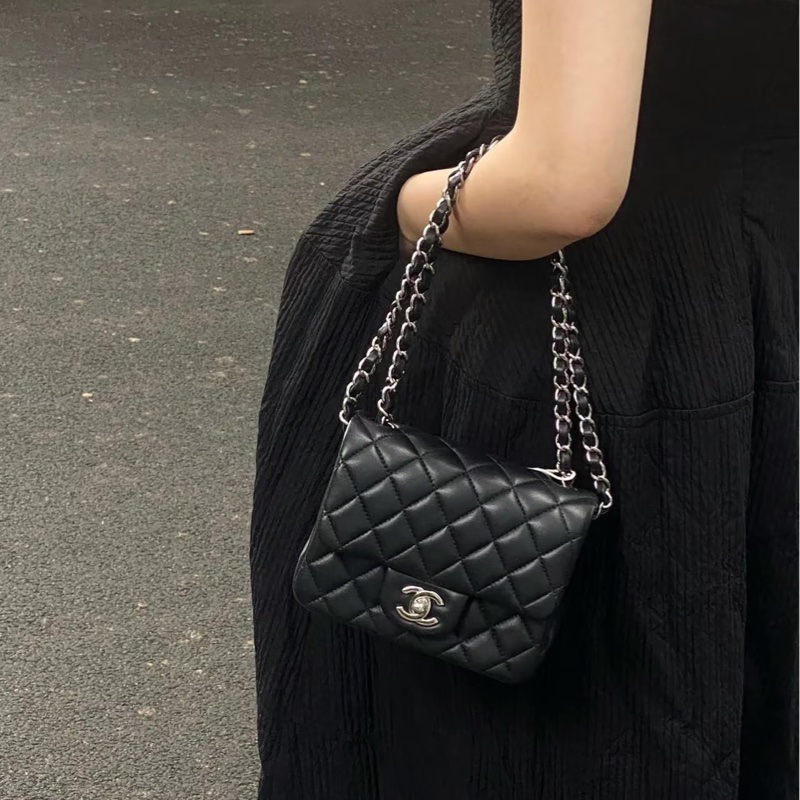 🈶盒子塵袋購證♥️ Chanel 黑銀經典胖子-1