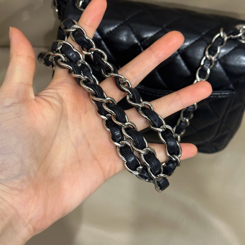 🈶盒子塵袋購證♥️ Chanel 黑銀經典胖子-12