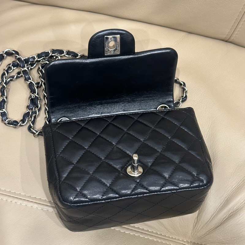 🈶盒子塵袋購證♥️ Chanel 黑銀經典胖子-14