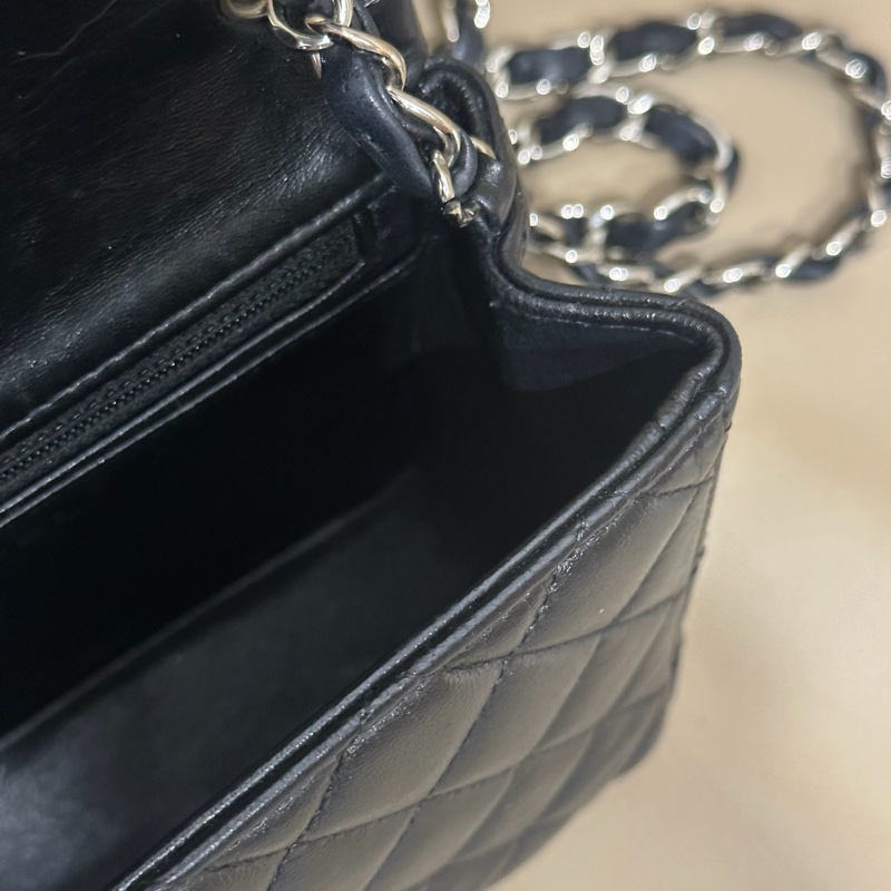 🈶盒子塵袋購證♥️ Chanel 黑銀經典胖子-17