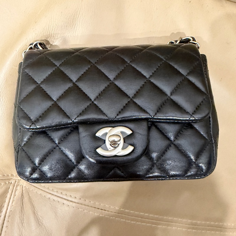 🈶盒子塵袋購證♥️ Chanel 黑銀經典胖子-22