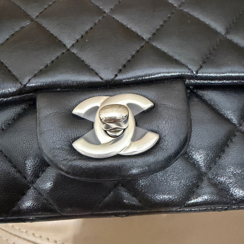 🈶盒子塵袋購證♥️ Chanel 黑銀經典胖子-23