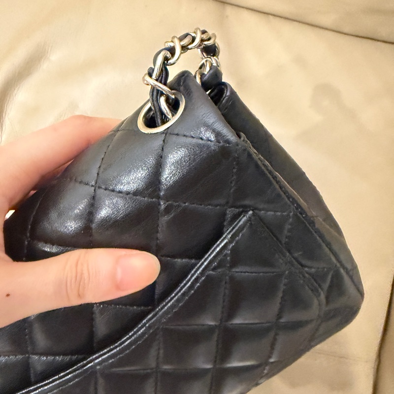 🈶盒子塵袋購證♥️ Chanel 黑銀經典胖子-42