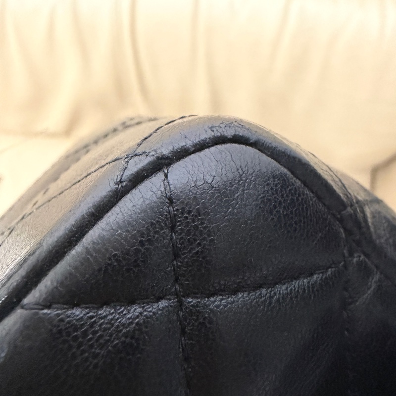 🈶盒子塵袋購證♥️ Chanel 黑銀經典胖子-57