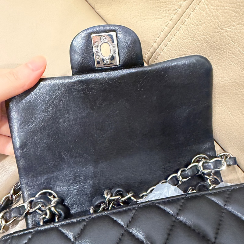 🈶盒子塵袋購證♥️ Chanel 黑銀經典胖子-61