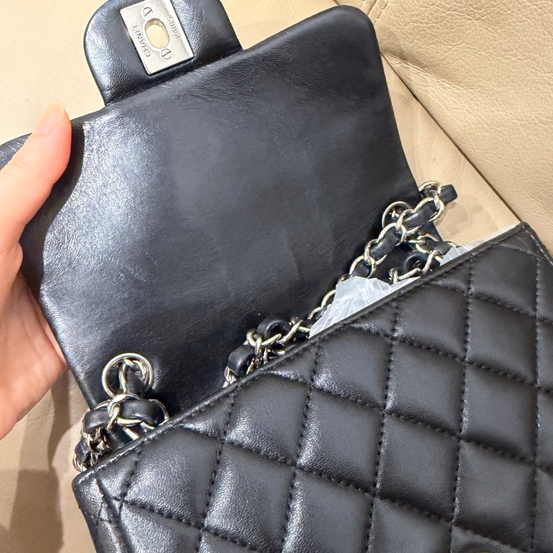 🈶盒子塵袋購證♥️ Chanel 黑銀經典胖子-62