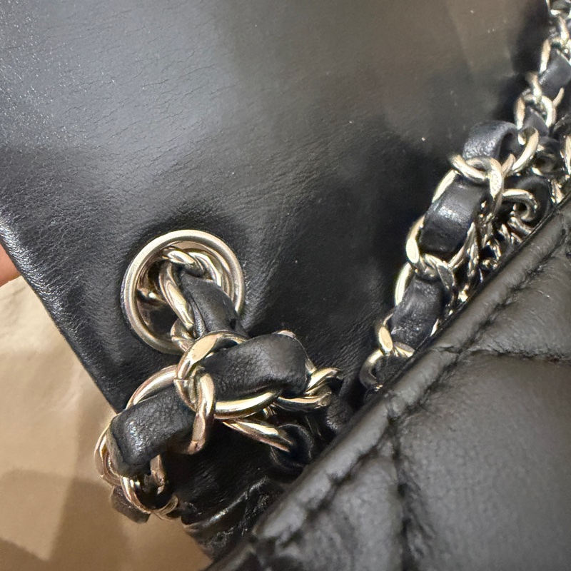 🈶盒子塵袋購證♥️ Chanel 黑銀經典胖子-64