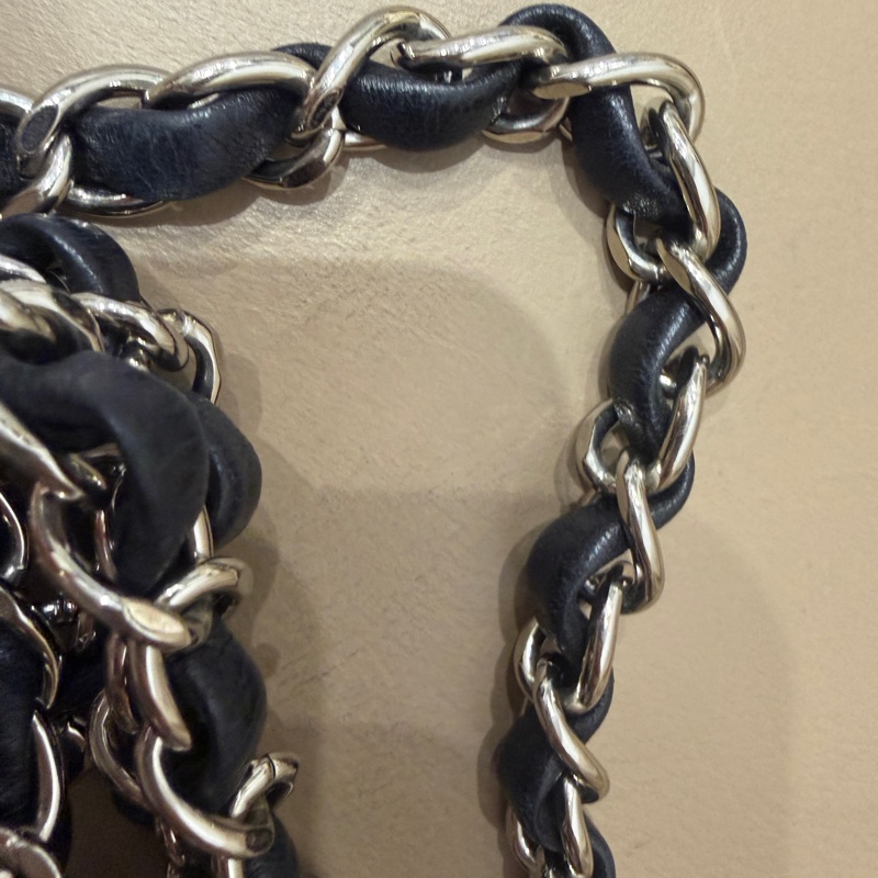 🈶盒子塵袋購證♥️ Chanel 黑銀經典胖子-71