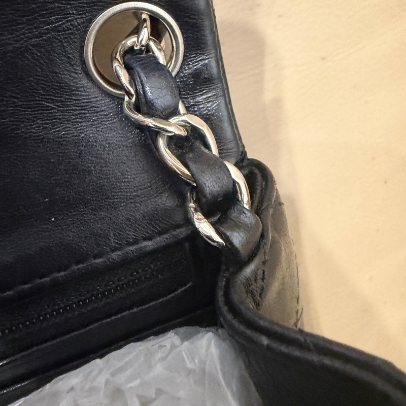 🈶盒子塵袋購證♥️ Chanel 黑銀經典胖子-79