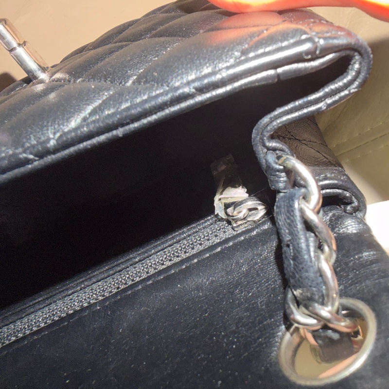 🈶盒子塵袋購證♥️ Chanel 黑銀經典胖子-82