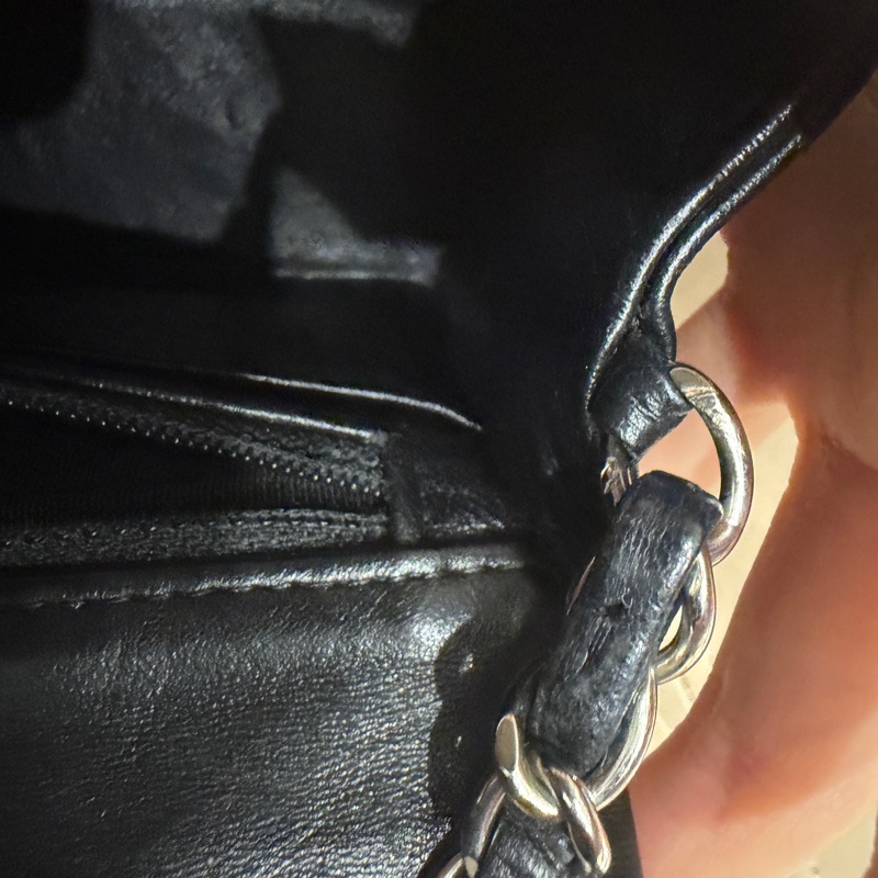 🈶盒子塵袋購證♥️ Chanel 黑銀經典胖子-92