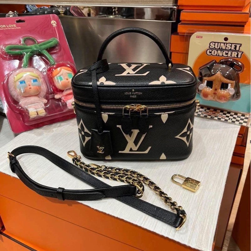 Lv VANITY PM M45780,EMPREINTE CALFSKIN-0