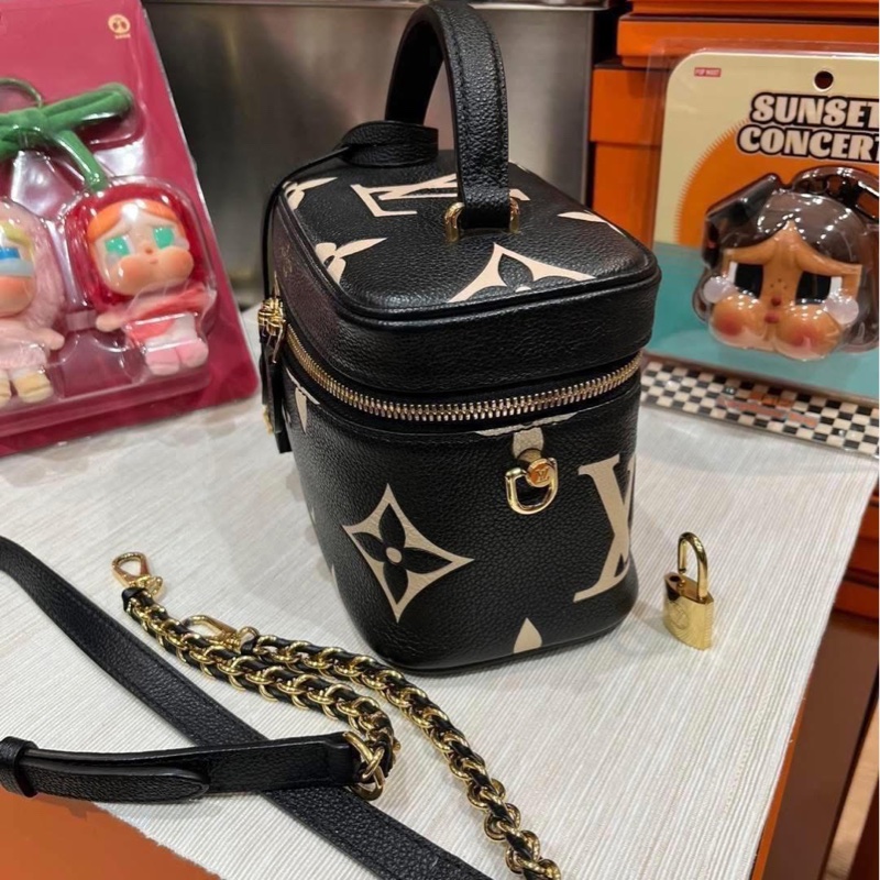 Lv VANITY PM M45780,EMPREINTE CALFSKIN-1