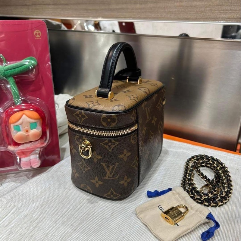 Lv vanity pm-1