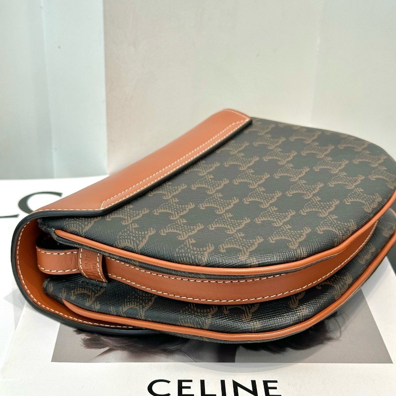 Celine Triomphe印花標誌焦糖色牛皮配老花凱旋門金扣 肩背包 斜背包 郵差包馬鞍包-7
