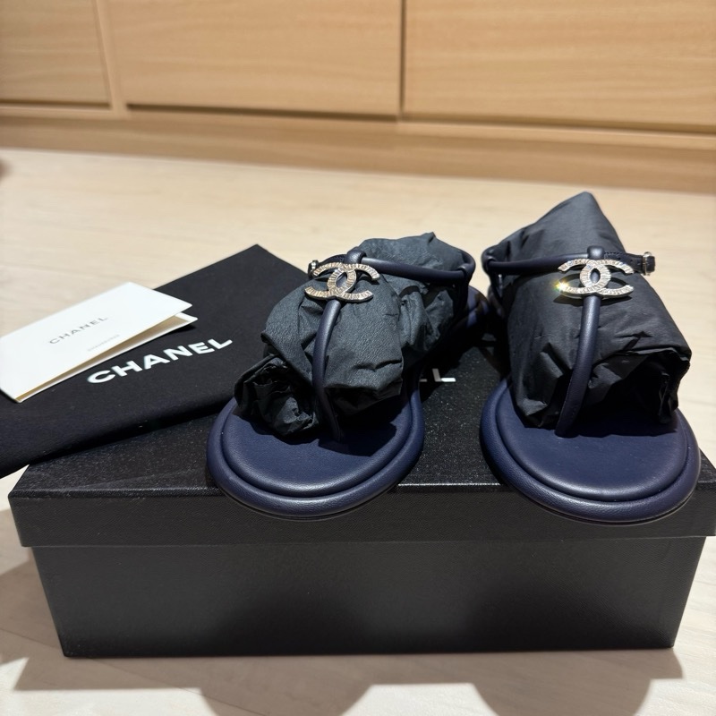 全新CHANEL雙C涼鞋-1