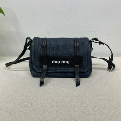 Miumiu 藍色牛仔郵差包  肩背包 斜背包 底長24cm