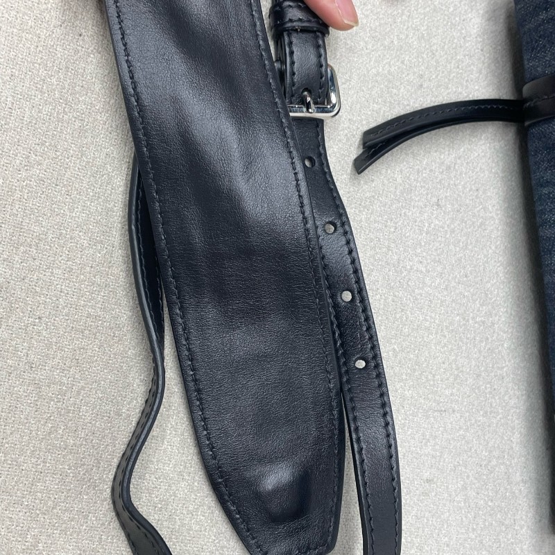 Miumiu 藍色牛仔郵差包 肩背包 斜背包 底長24cm-15