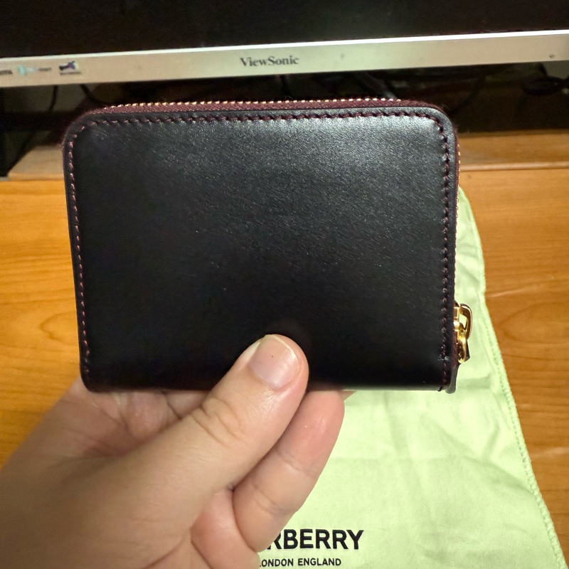 BURBERRY 巴寶莉 燙金LOGO拉鍊卡片 零錢包 黑/酒紅邊-1
