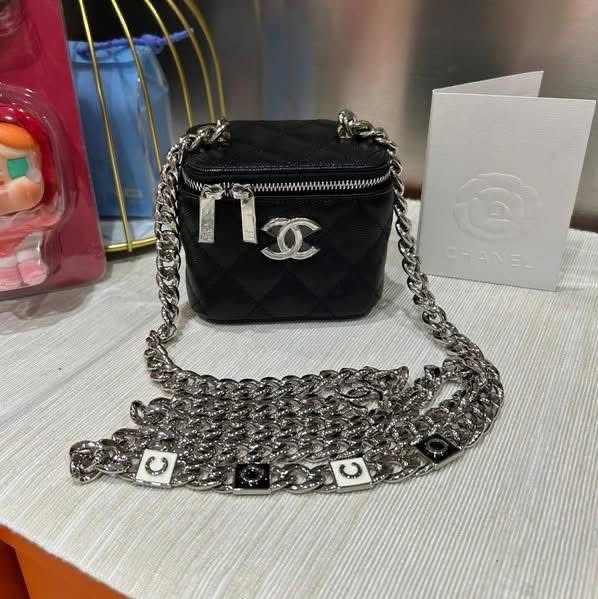 Chanel mini vanity with coco chain黑色荔枝牛皮-0