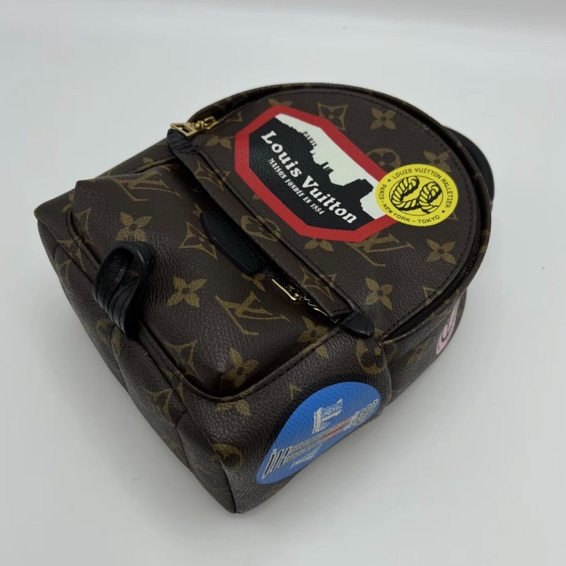 LV 限量徽章PALM SPRINGS mini後背包 17*22*10 98新配件盒子塵袋-3