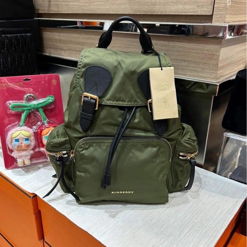 Burberry backpack nylon 金扣-3