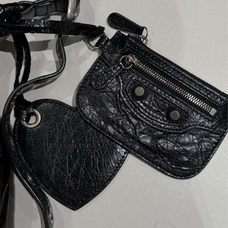 balenciaga 水桶包 降價為31000-3