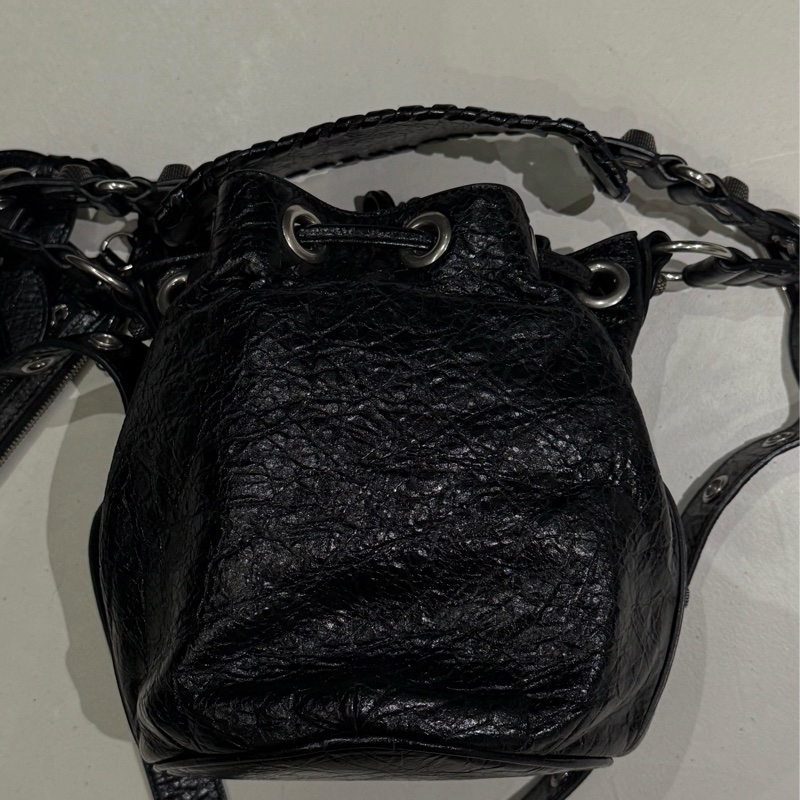 balenciaga 水桶包 降價為31000-6