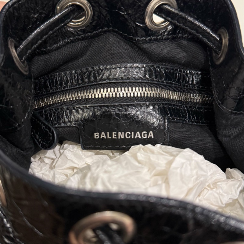 balenciaga 水桶包 降價為31000-8