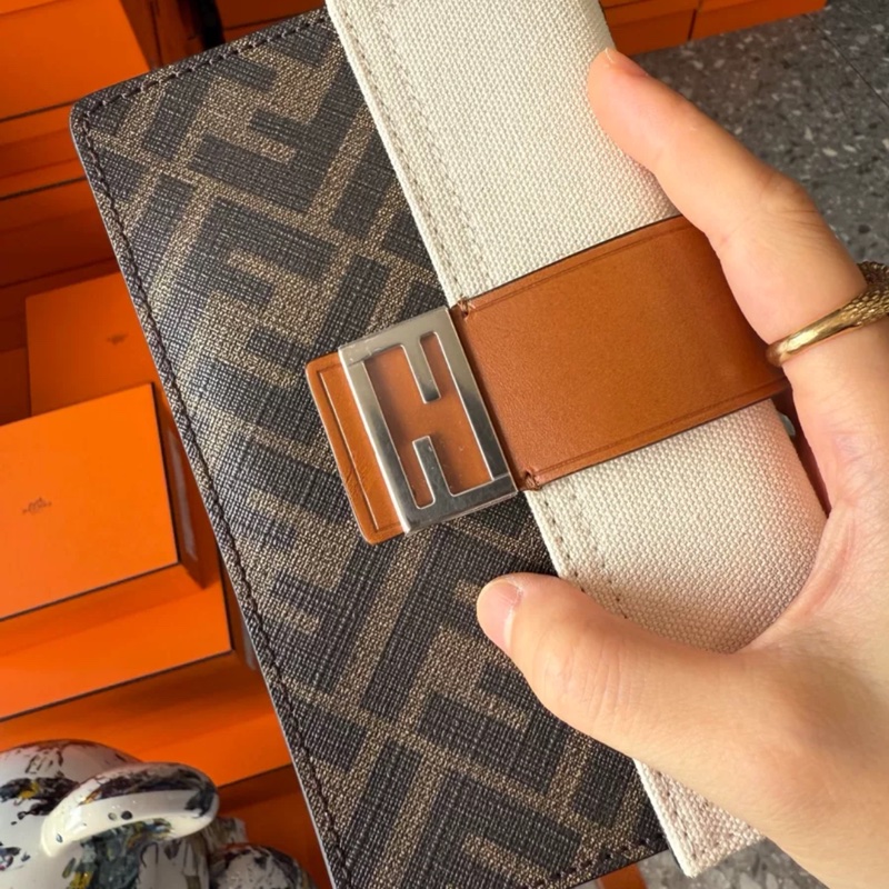 Fendi 復古風格小斜挎-1