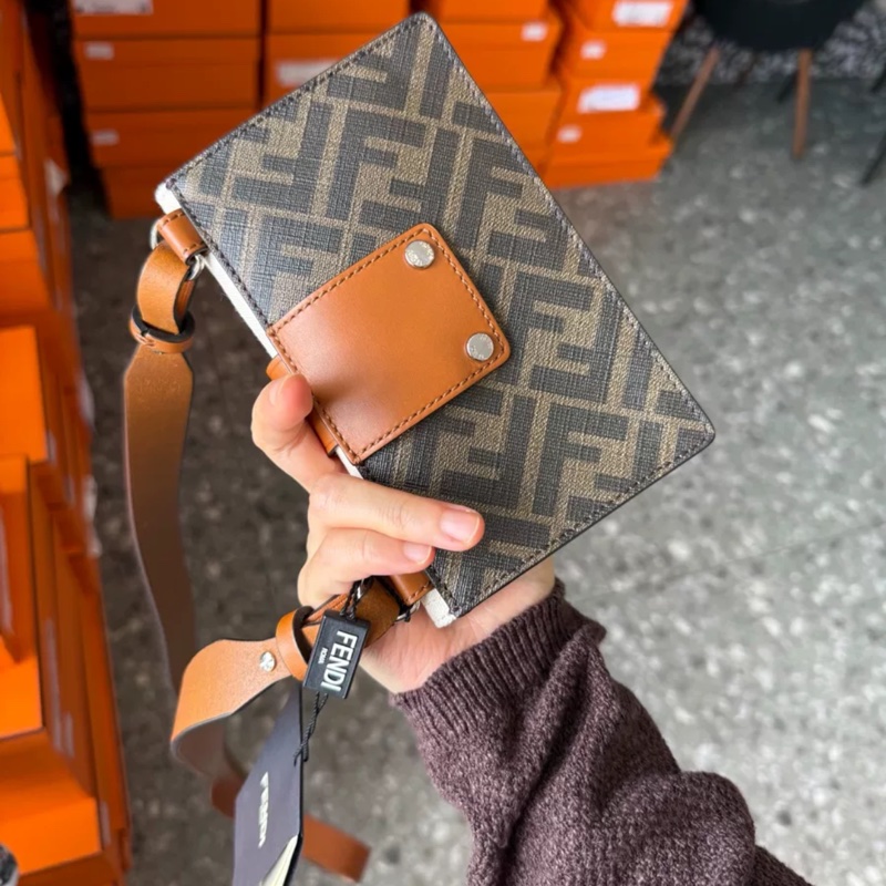 Fendi 復古風格小斜挎-2