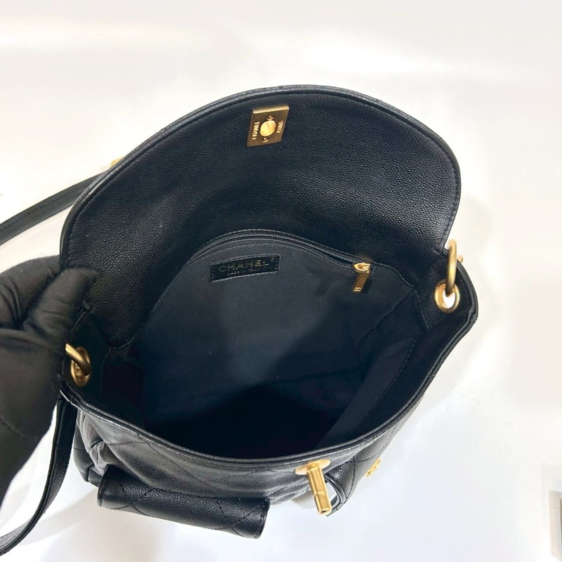CHANEL黑金粒紋牛皮25P HOBO小號郵差包AS4743-6