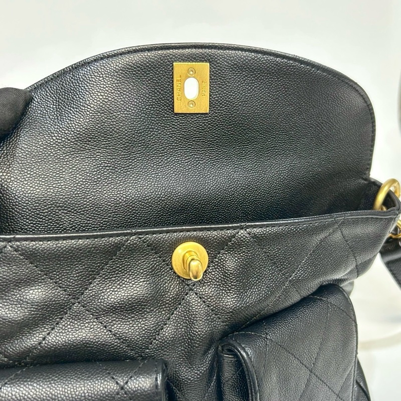 CHANEL黑金粒紋牛皮25P HOBO小號郵差包AS4743-10