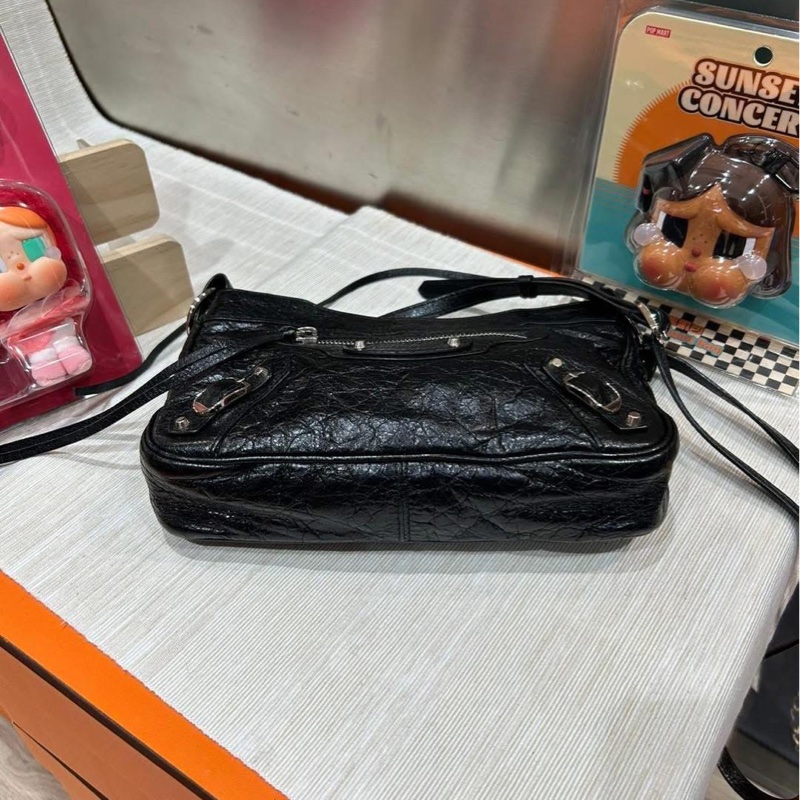 Balenciaga crossbody bag 23x15cm-2