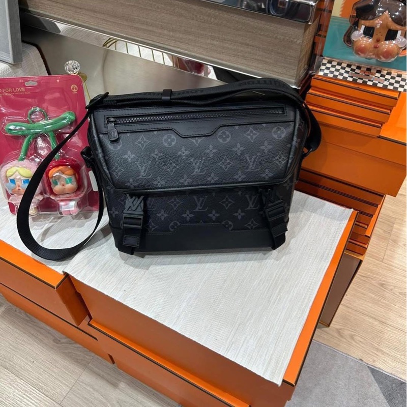 Lv Messenger Voyager PM M12517 NFC-0
