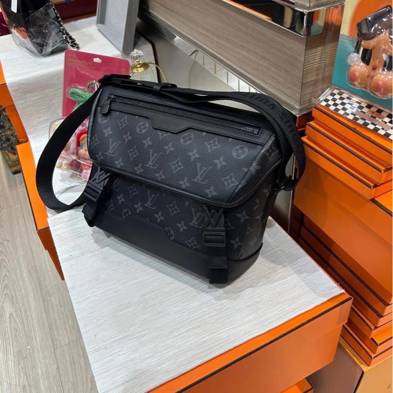 Lv Messenger Voyager PM M12517 NFC-2