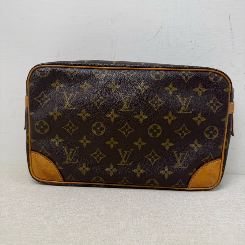 LV Monogram 老花手拿包-4