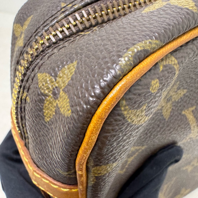 LV Monogram 老花手拿包-20